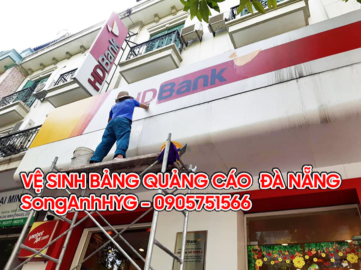 Dịch vụ vệ sinh bảng quảng cáo tại Đà Nẵng